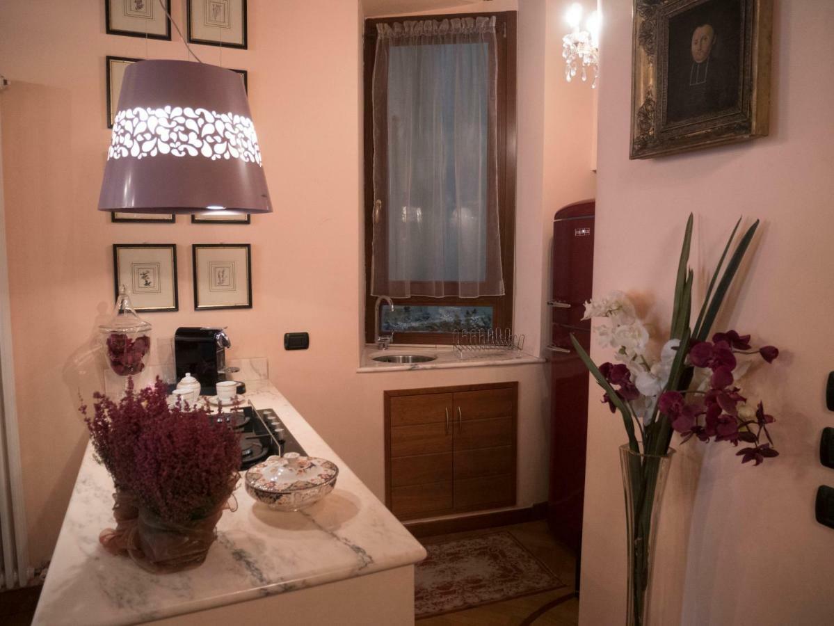 Broletto 26 * Milan